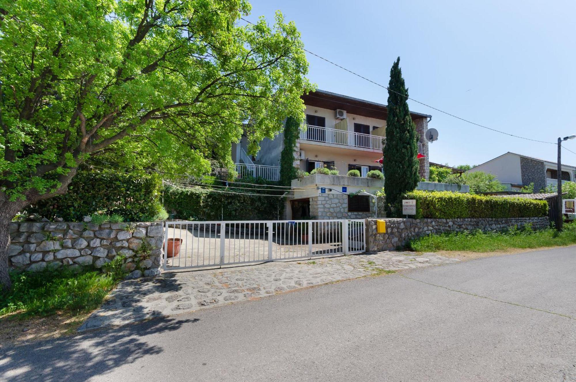 Apartments And Room Luka Klenovica Exterior photo