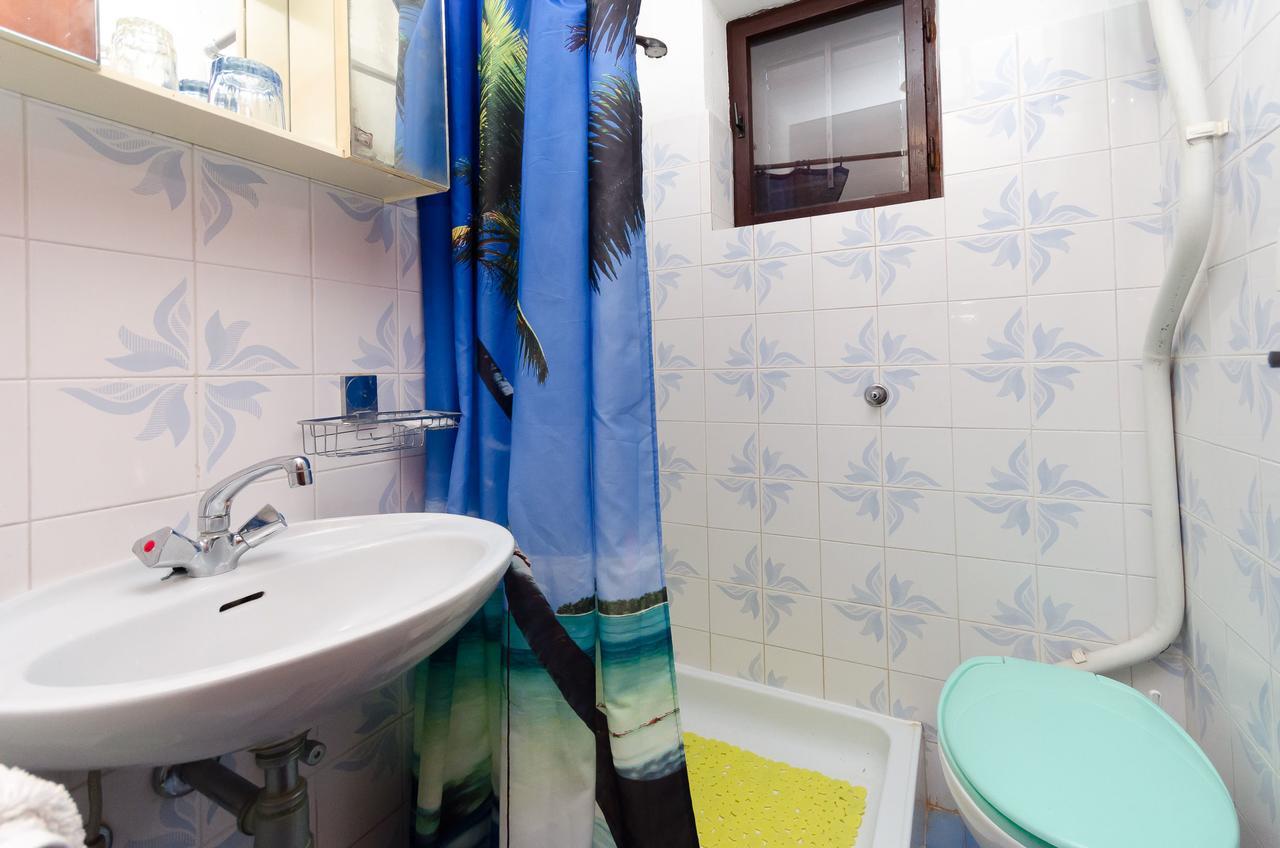 Apartments And Room Luka Klenovica Exterior photo